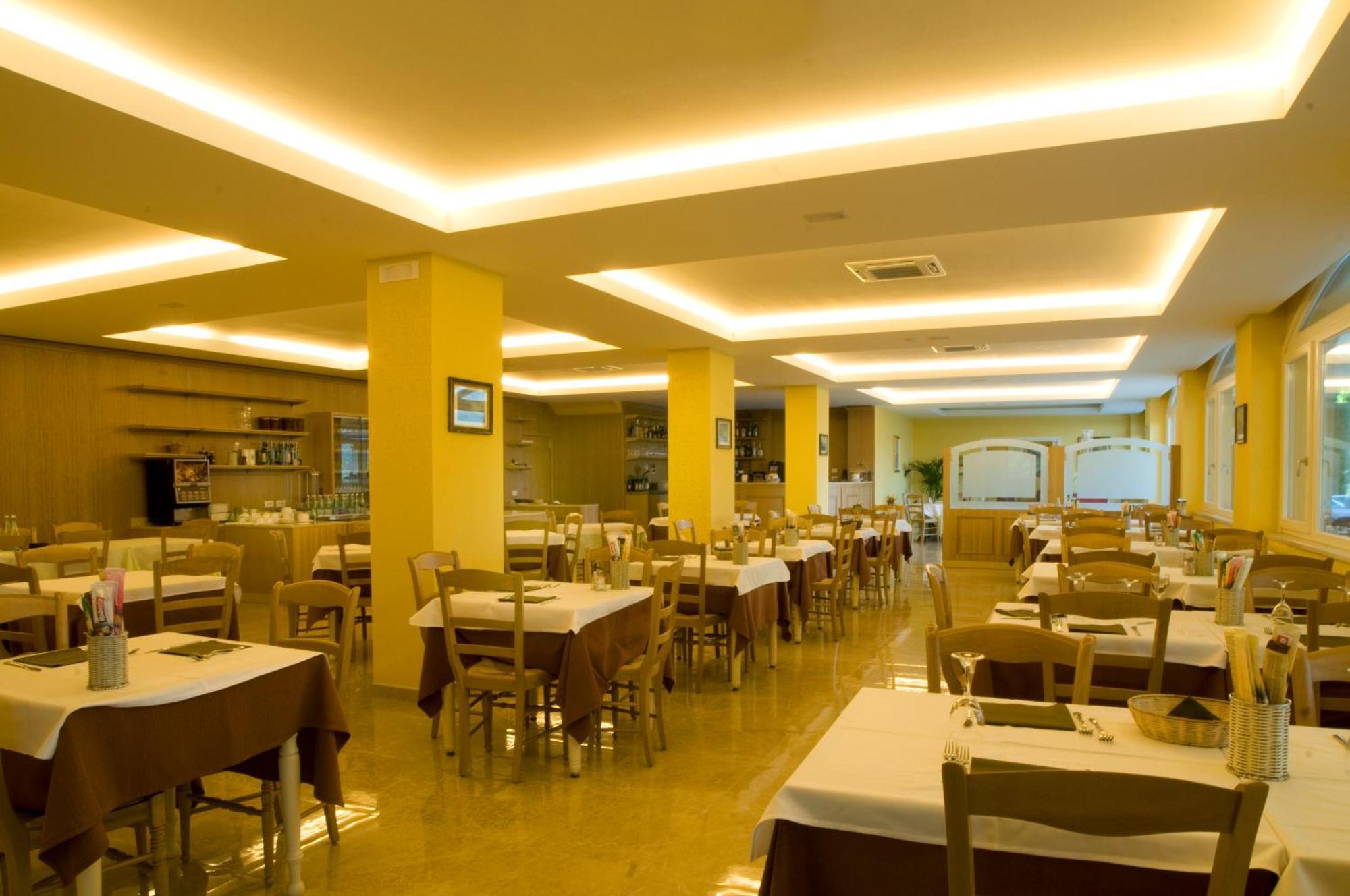 Hotel Panoramica Salo Luaran gambar